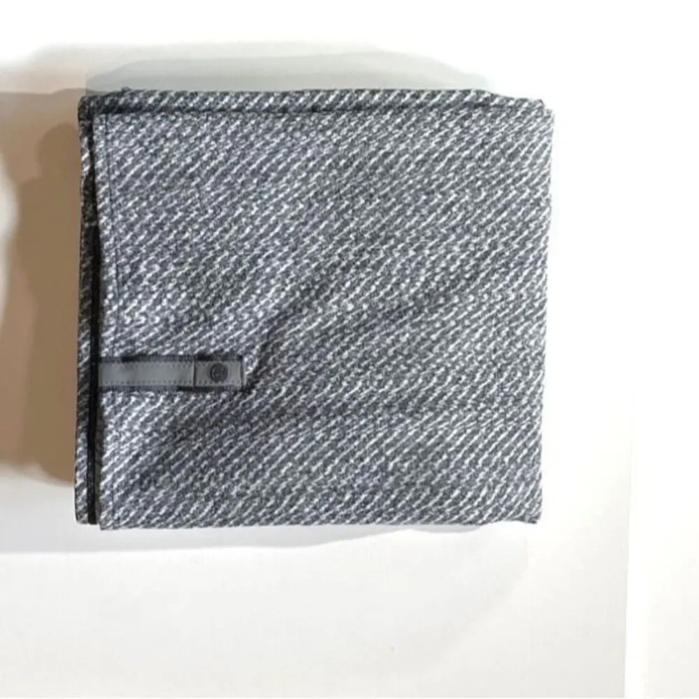 Lululemon Vinyasa WomensConvertible Wrap Scarf Grey Color Herringbone Pattern